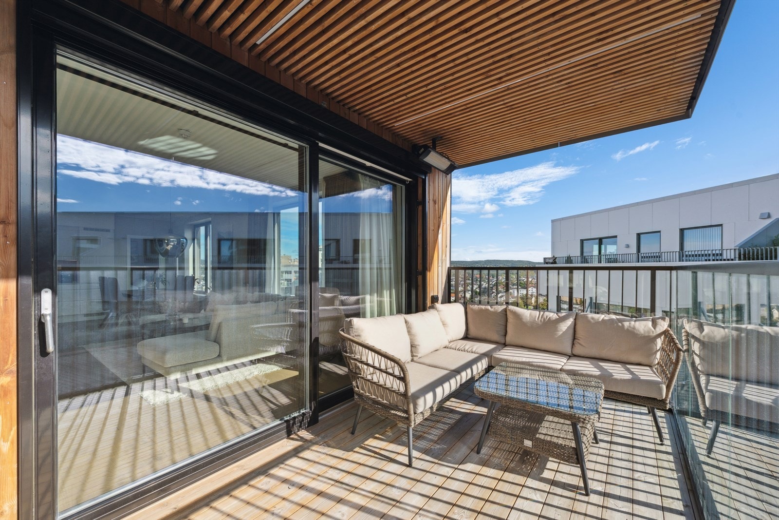 Her kan man nyte solen i lune omgivelser. Galleribilde