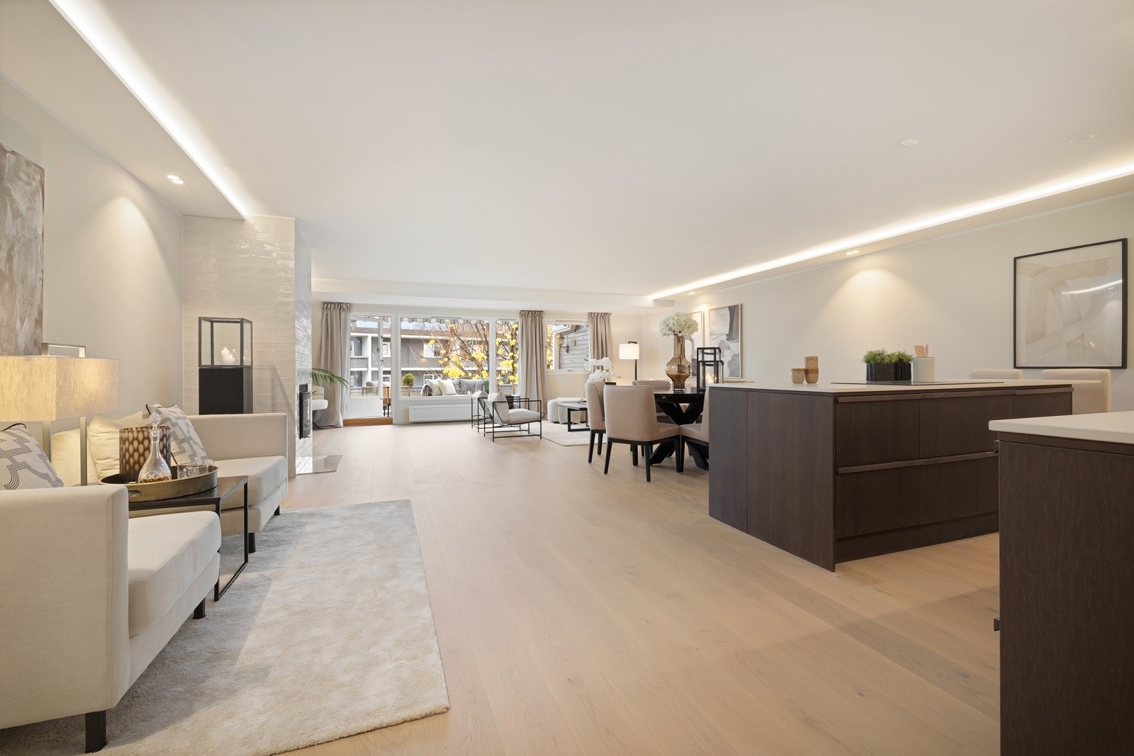 Leiligheten er nylig rehabilitert (2025), og holder en gjennomgående meget god standard hva gjelder materialer, innredninger og tekniske installasjoner. Galleribilde