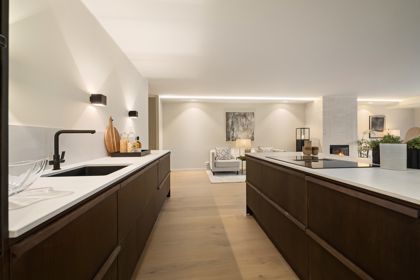 Flott og gjenomtenkt belysningsplan i leiligheten, for optimal belysning. Galleribilde