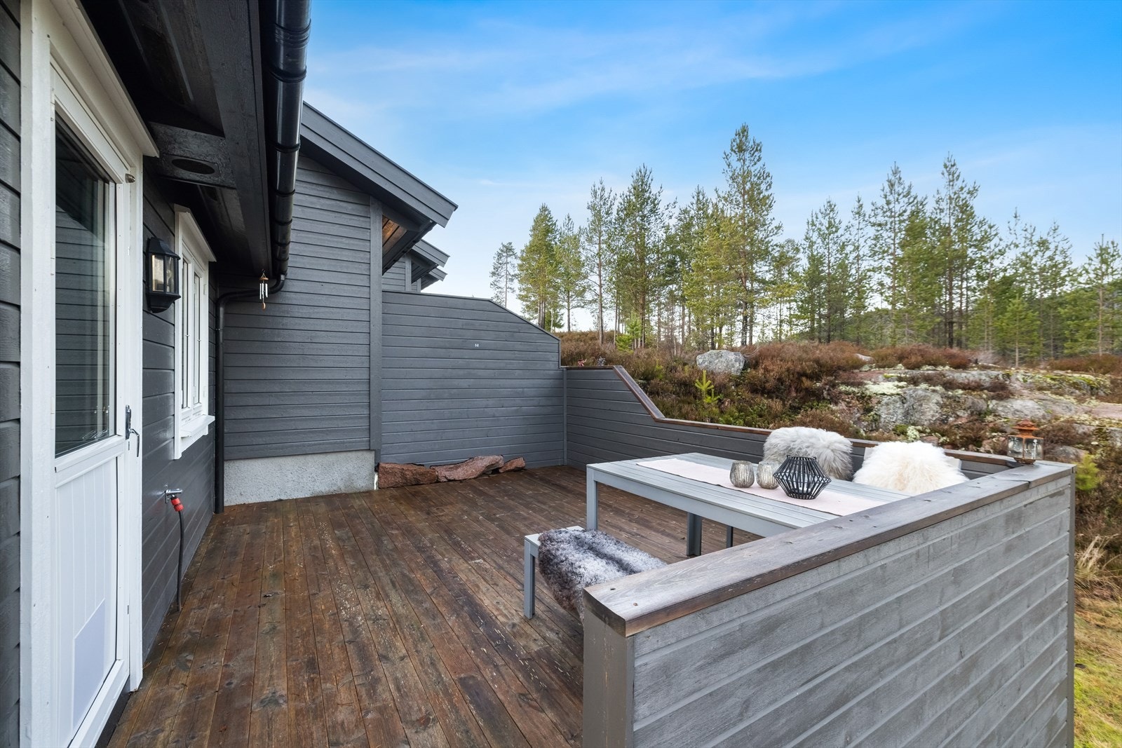 Levegger mot naboen sørger for privatliv Galleribilde