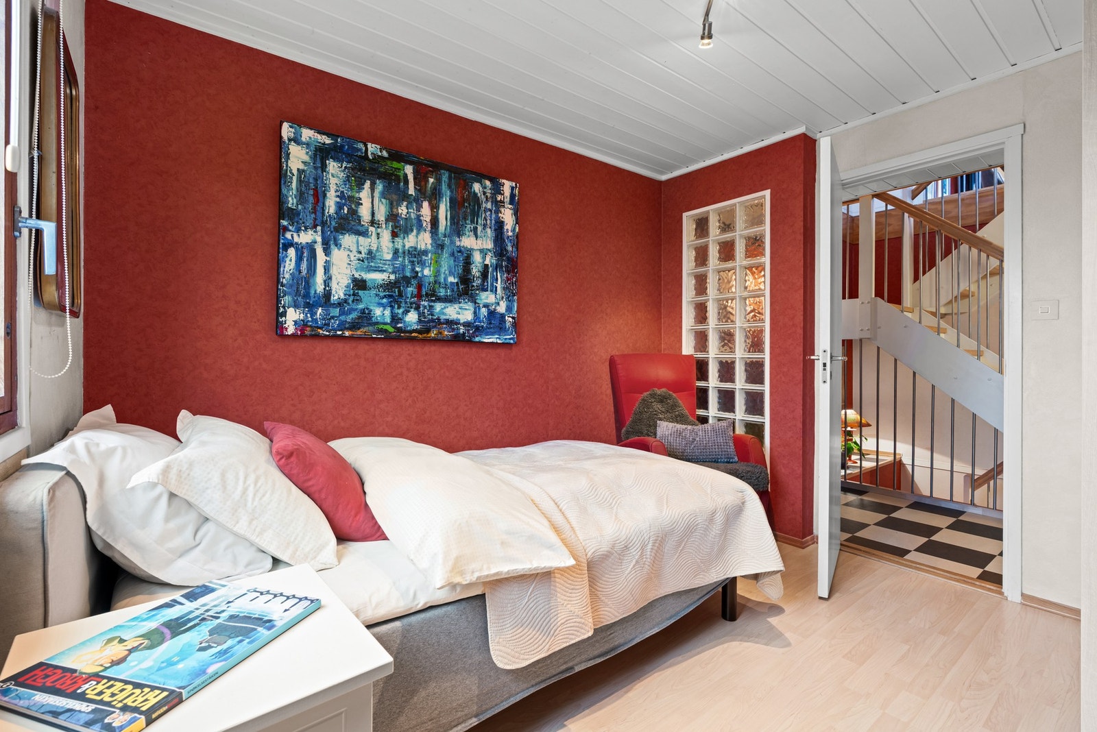 Videre til soverom 2 som også holder fin størrelse Galleribilde