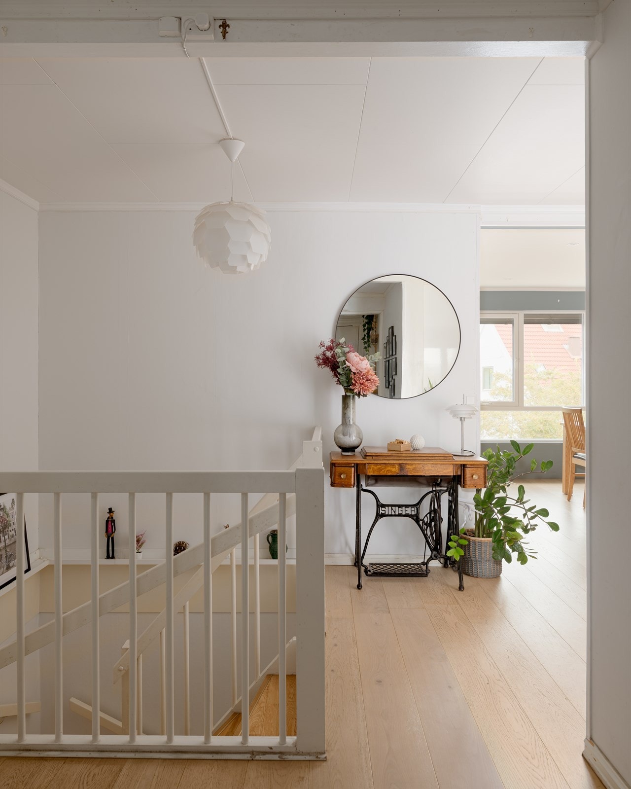 Ned trappen fra 1. etasje kommer du til underetasjen. Galleribilde