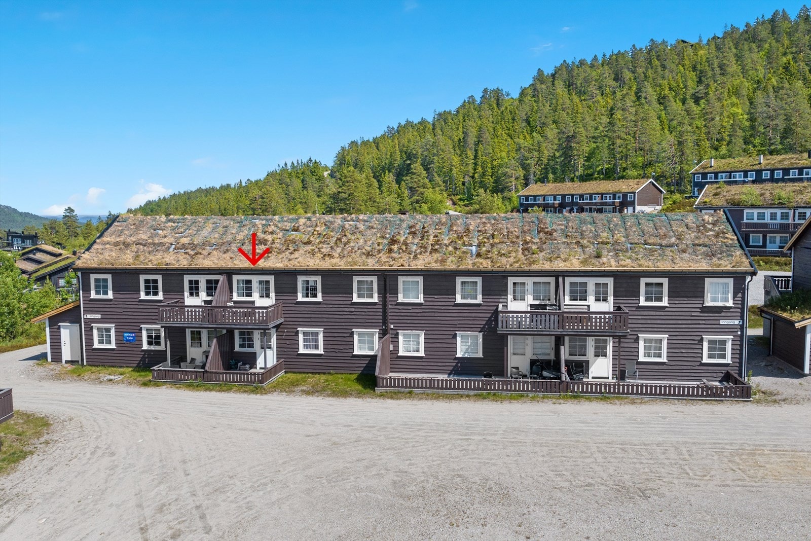 Leiligheten er beliggende i 2. etasje med utvendig trappeadkomst. Galleribilde