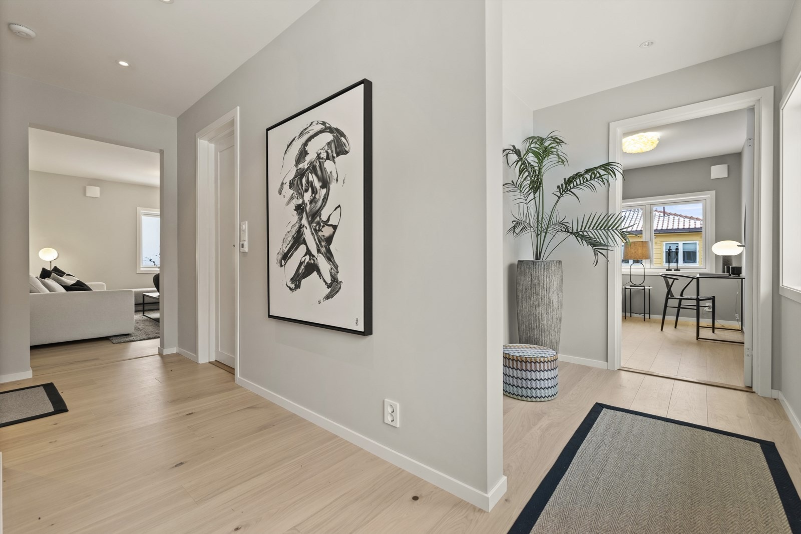 Total oppussing innvendig med blant annet, nye gulv med varmefolie, nytt elektrisk anlegg, 2 stk. nye bad, nytt kjøkken, overflater, m.m. Galleribilde