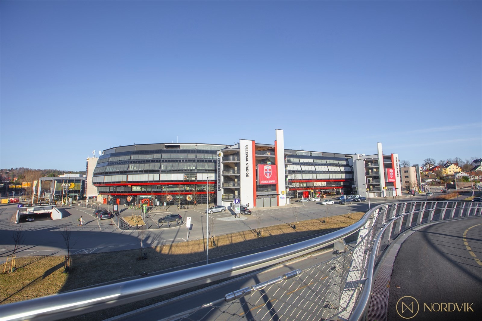 Ullevål stadion er en liten gangtur fra eiendommen. Galleribilde