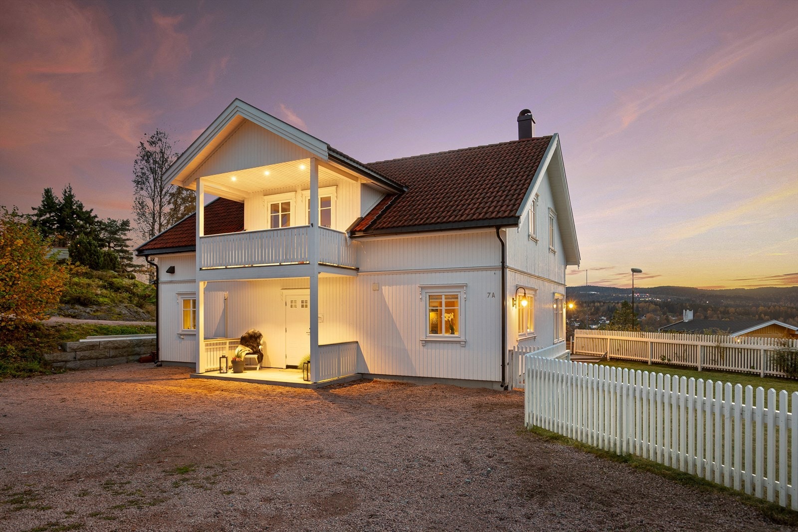 Velkommen til Furuveien 7A, presentert av Håkon Espeseth i Nordvik Asker. Galleribilde