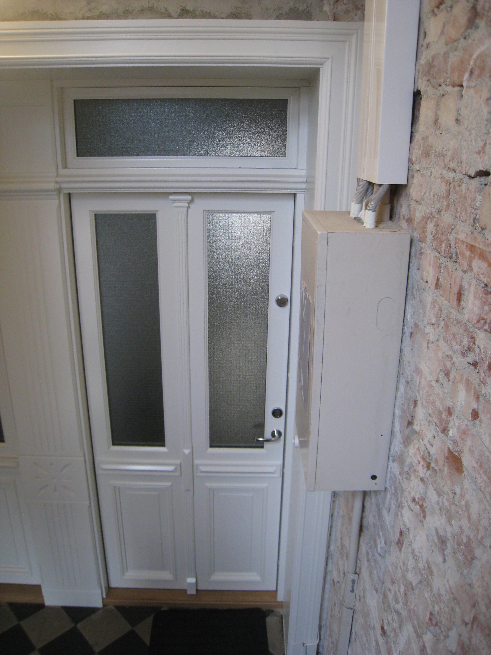 Ny branndør ble montert våren 2021 Galleribilde