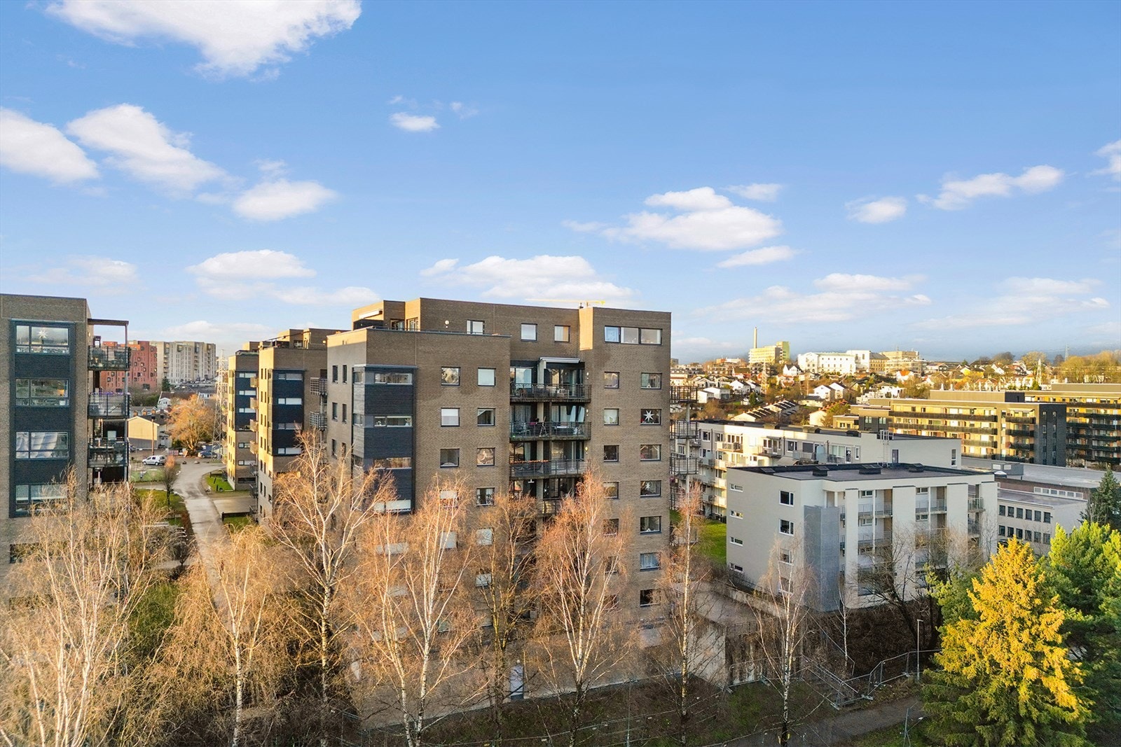 Fasade. Leiligheten ligger godt til i 7. etasje i bygg med heis. Galleribilde