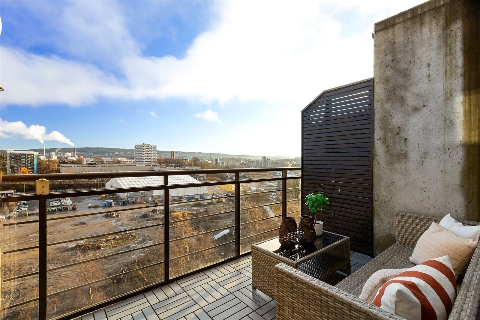 Området får ytterligere løft med utbygging av Økern Torg på tomten ovenfor. Økern Torg blir et åpent, unikt og grønt bomiljø med bl.a. bilfrie uteområder, ny bydelspark (40 mål), barnehage, ungdomsskole, flerbrukshall og boligdel. Galleribilde