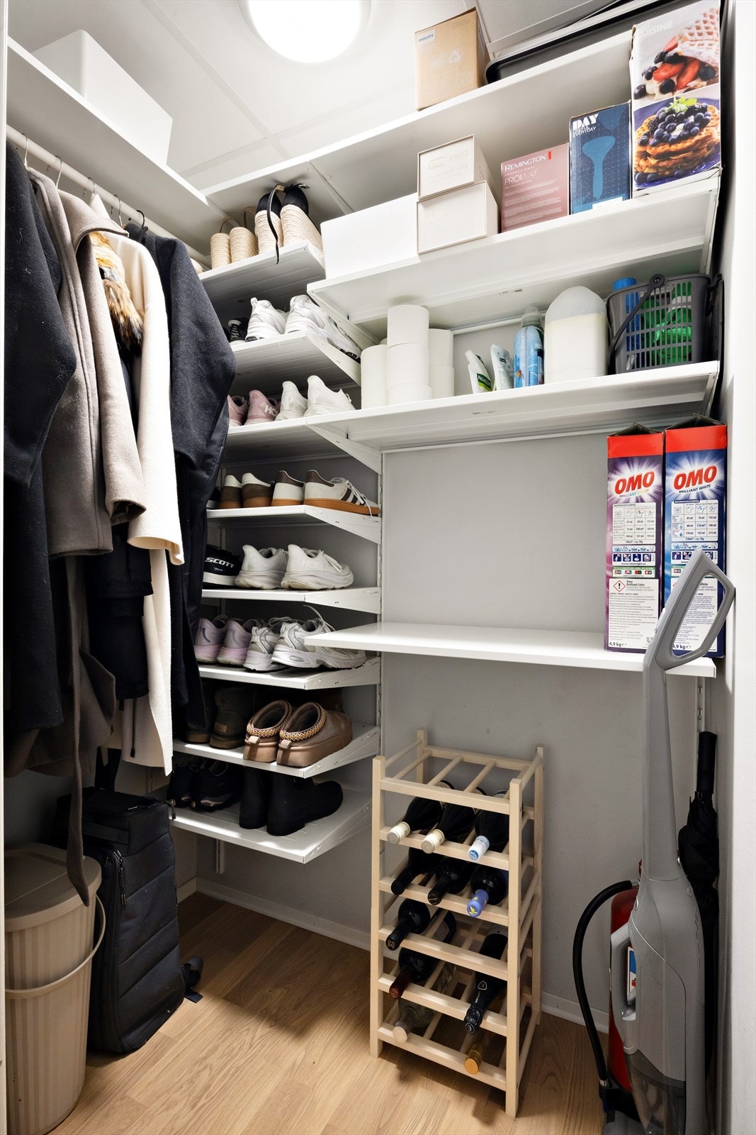 I entréen finner du en praktisk innvendig bod. Galleribilde