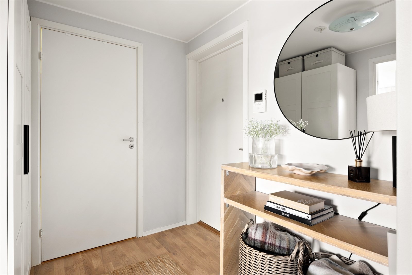 Leiligheten er beliggende i 3. etasje med heisadkomst. Galleribilde