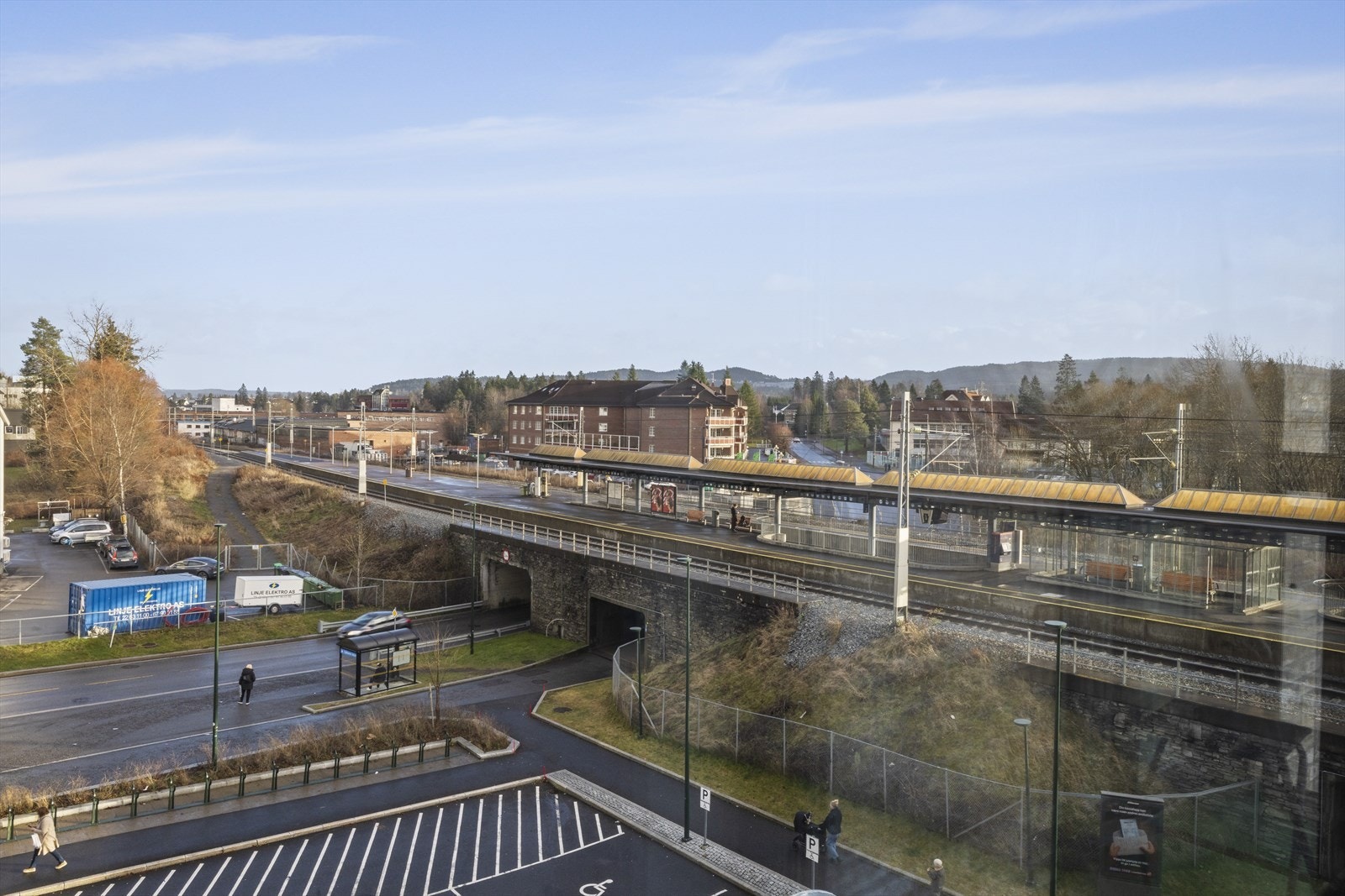 1 min å gå til tog stasjonen som tar deg til Oslo på 20 minutter Galleribilde