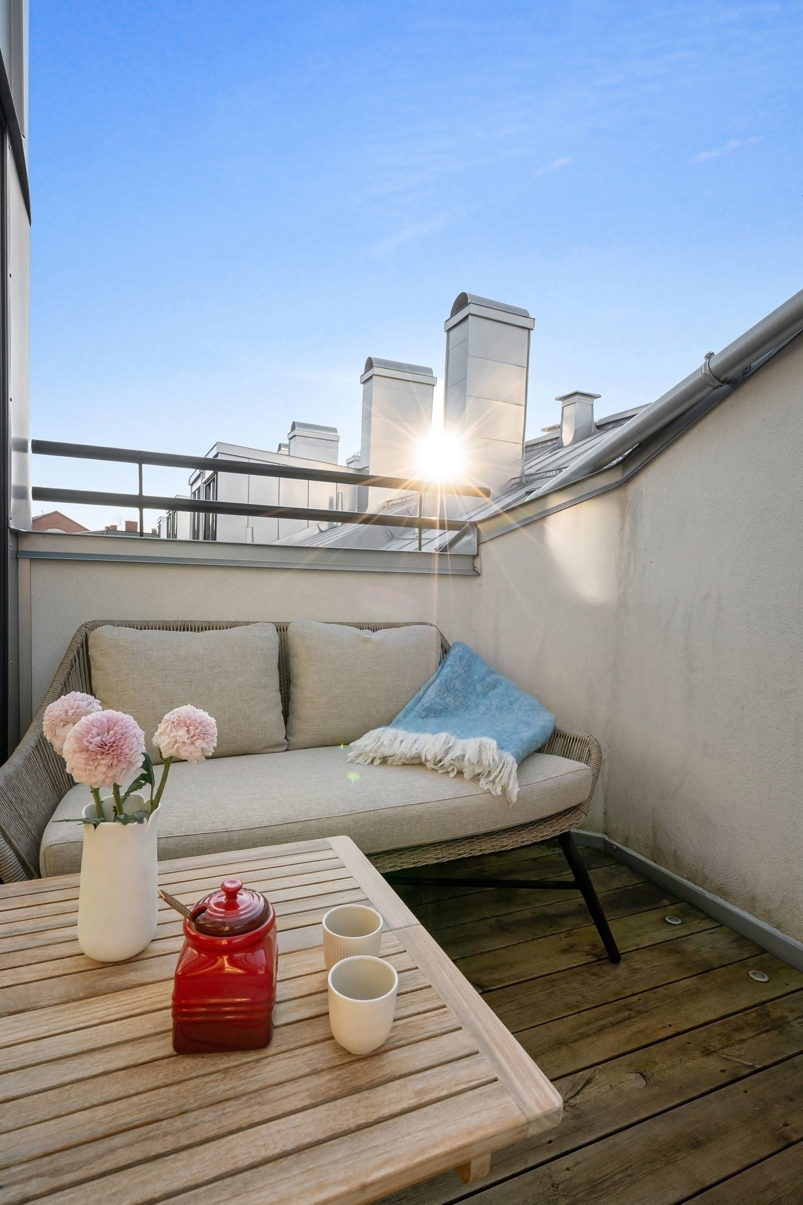 Privat terrasse med gode solforhold Galleribilde