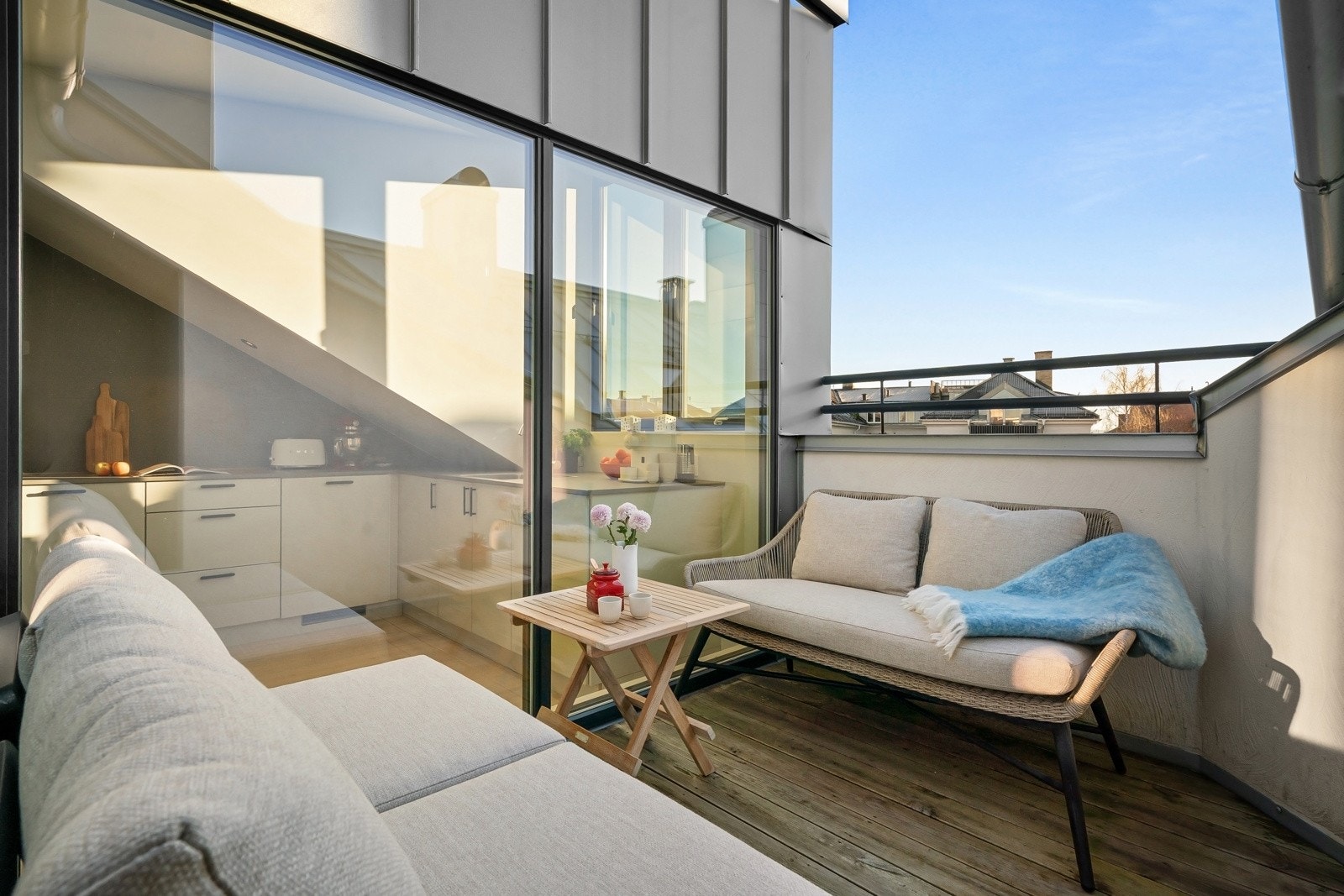 Leiligheten har en privat takterrasse med gode solforhold Galleribilde