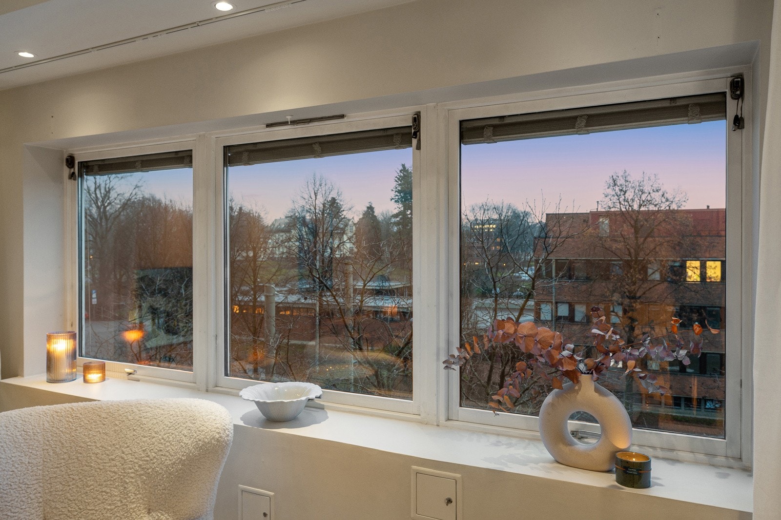 Utsyn fra stuevinduer. Galleribilde