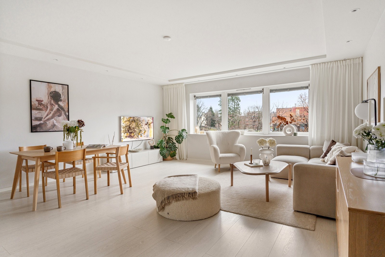 Tor Martin Tinderholt v/Privatmegleren Aksept har gleden av å ønske velkommen til Sognsveien 4! Galleribilde