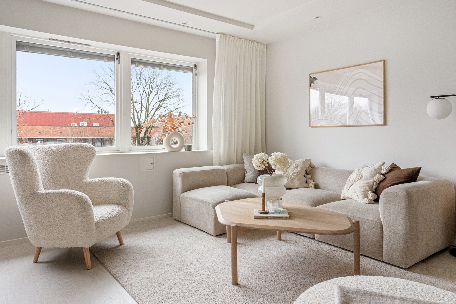 Varmtvann og fyring er inkludert i felleskostnadene. Galleribilde