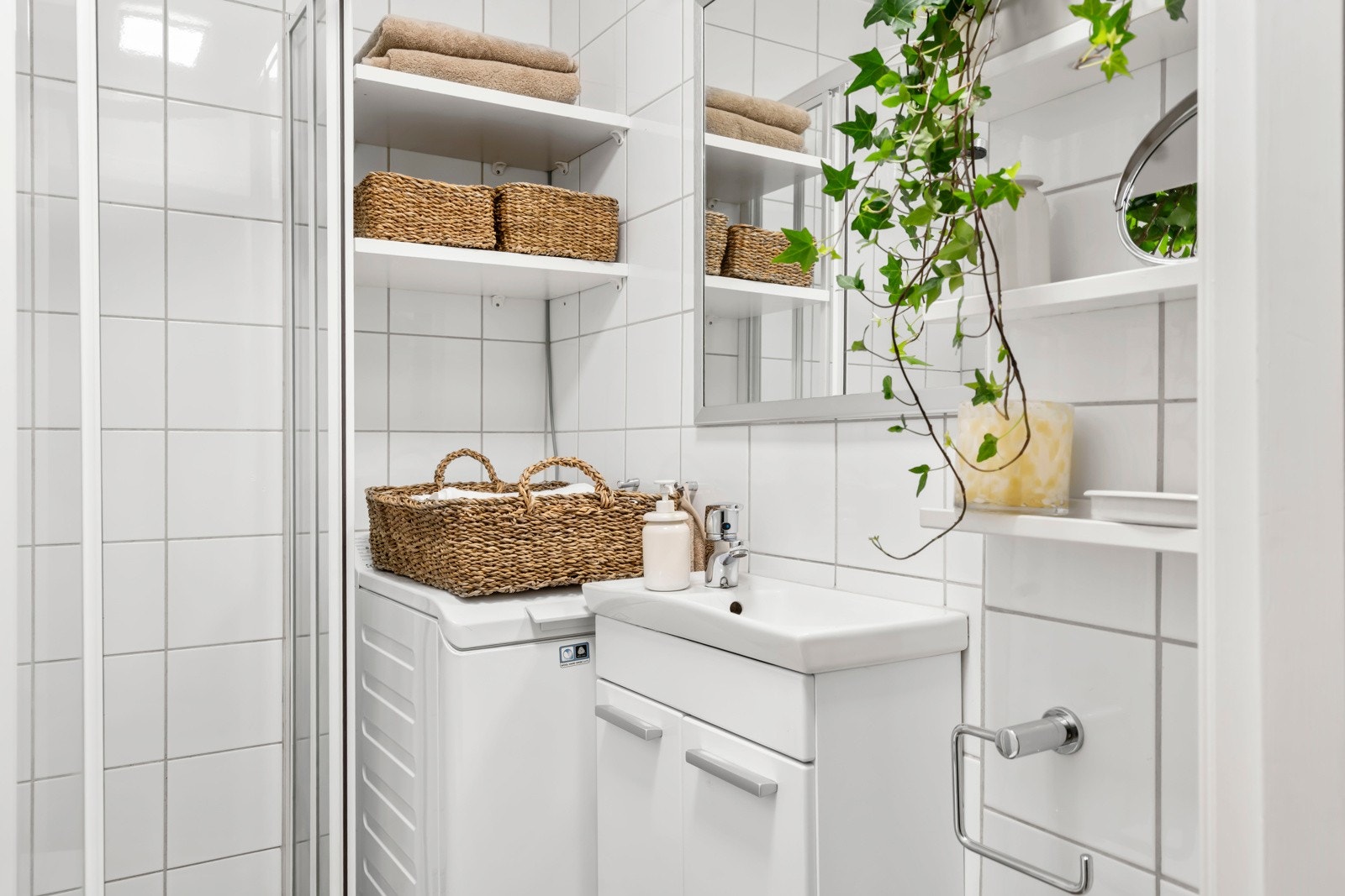 Opplegg for vaskemaskin (smal variant). Galleribilde