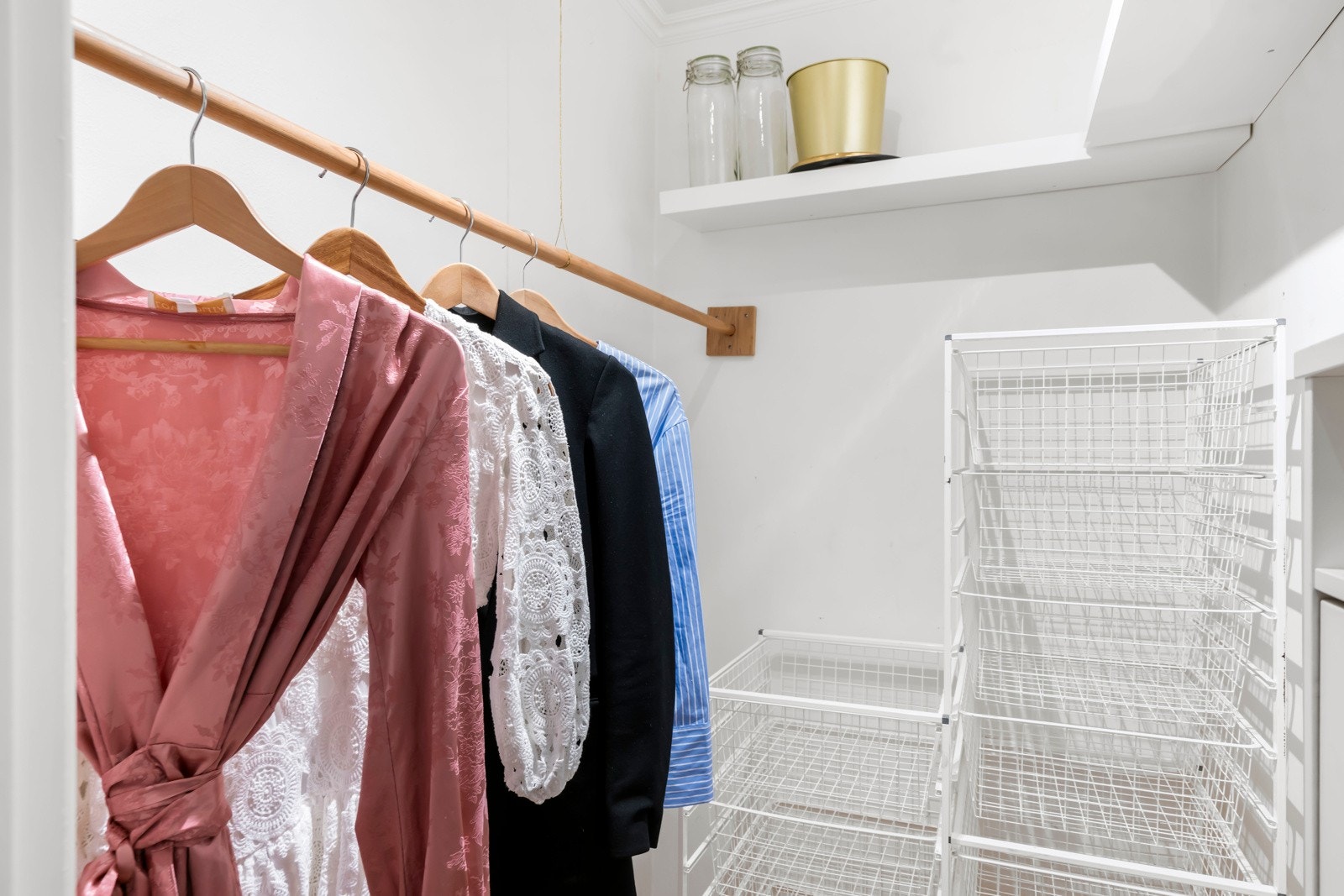 Innvendig bod. Galleribilde