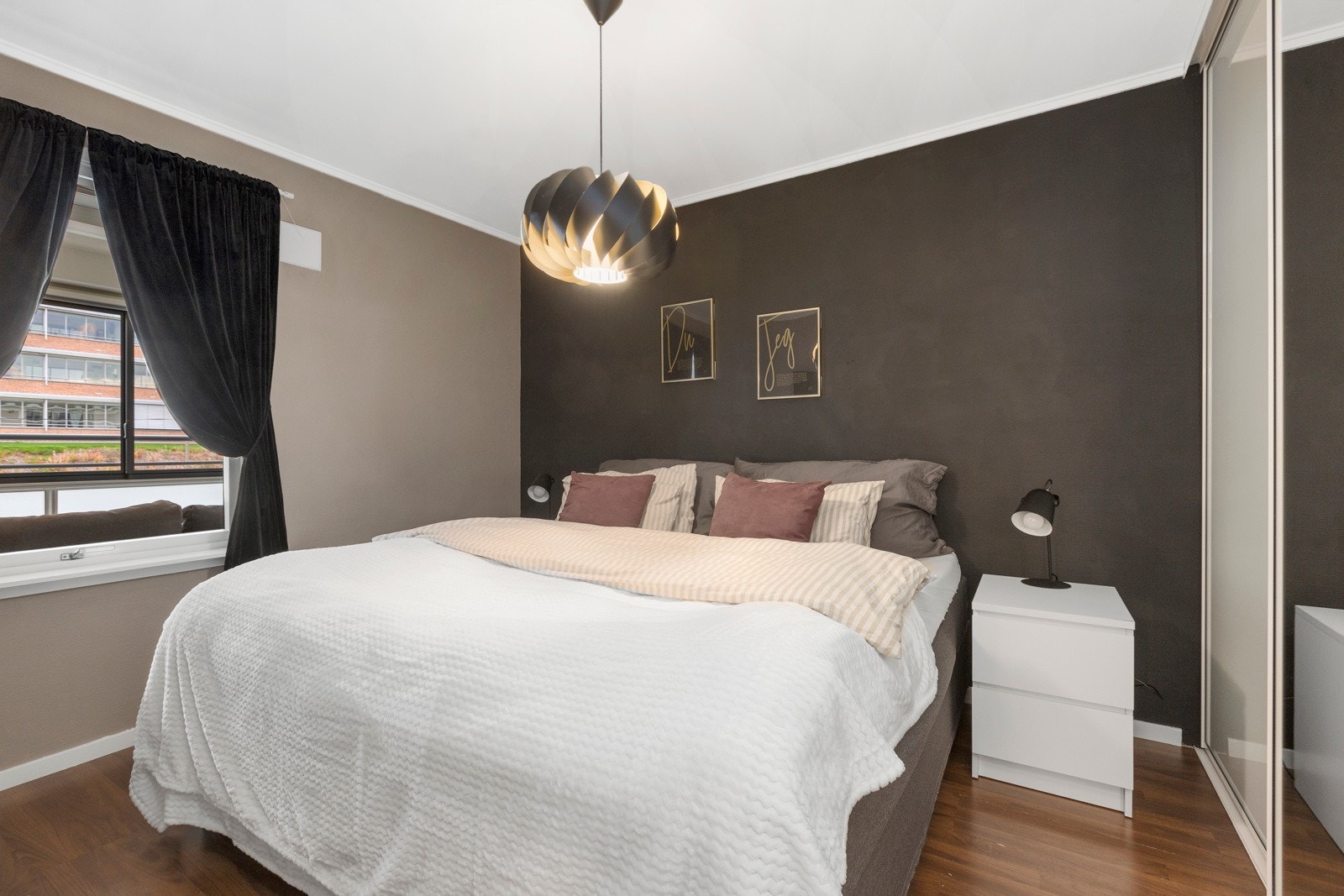 Romslig soverom Galleribilde