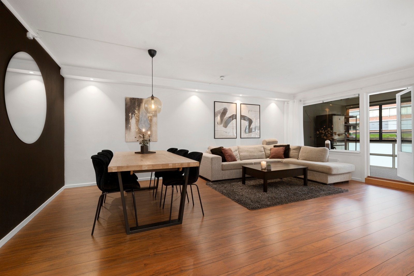 Lys og trivelig stue Galleribilde