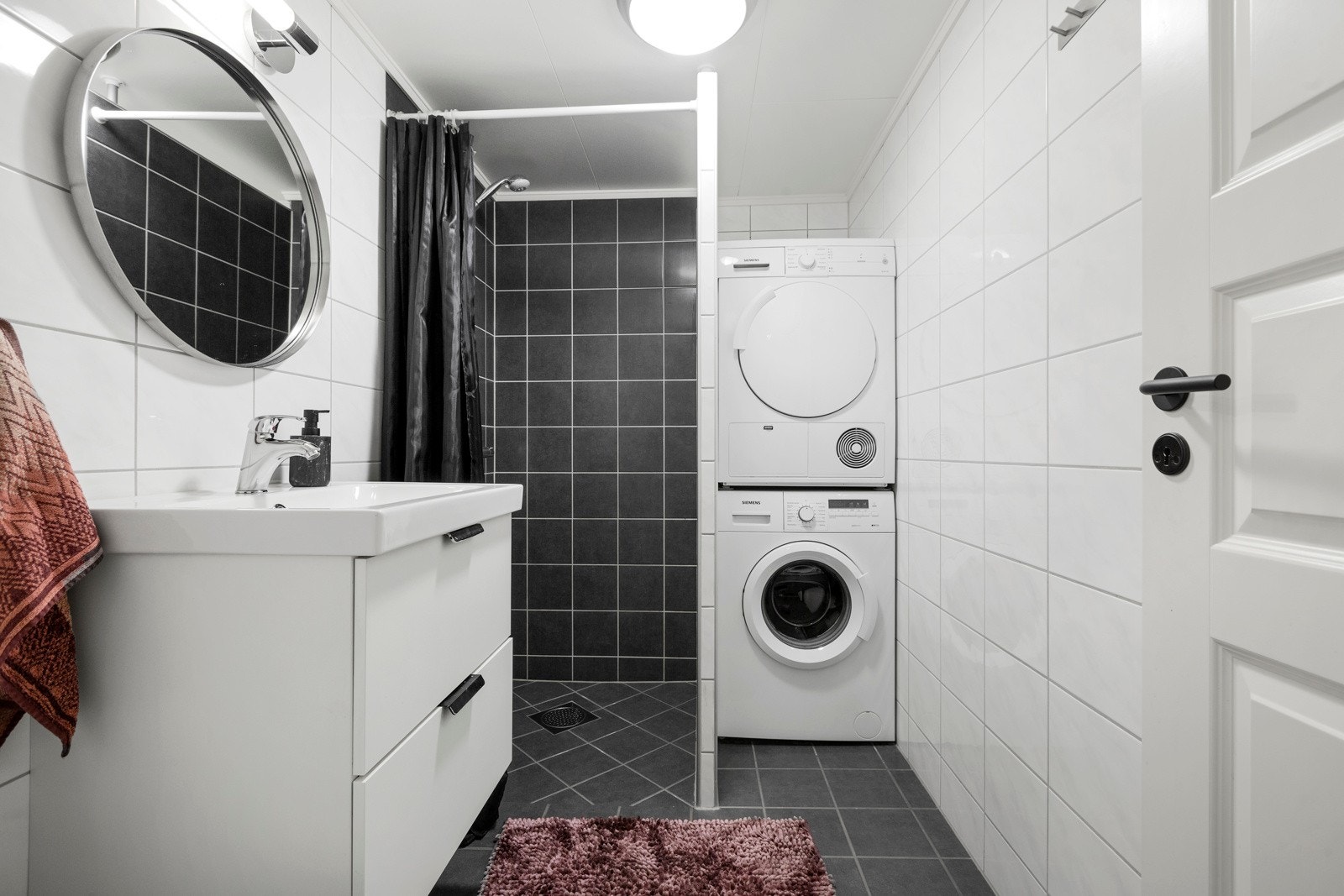 Opplegg til vaskemaskin på badet Galleribilde