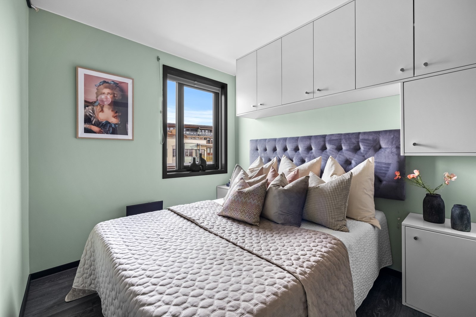 Det andre soverommet egner seg godt som hovedsoverom med walk-in closet. Galleribilde