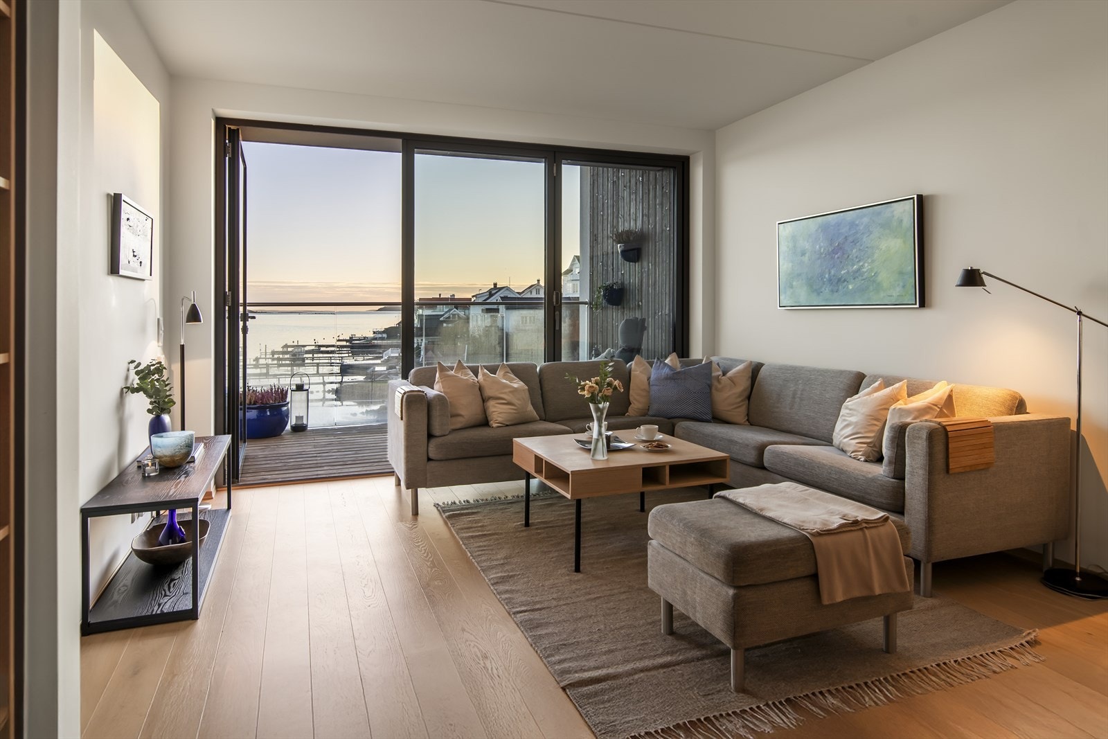 Leiligheten holder en gjennomgående høy standard og har en meget smart planløsning. Galleribilde