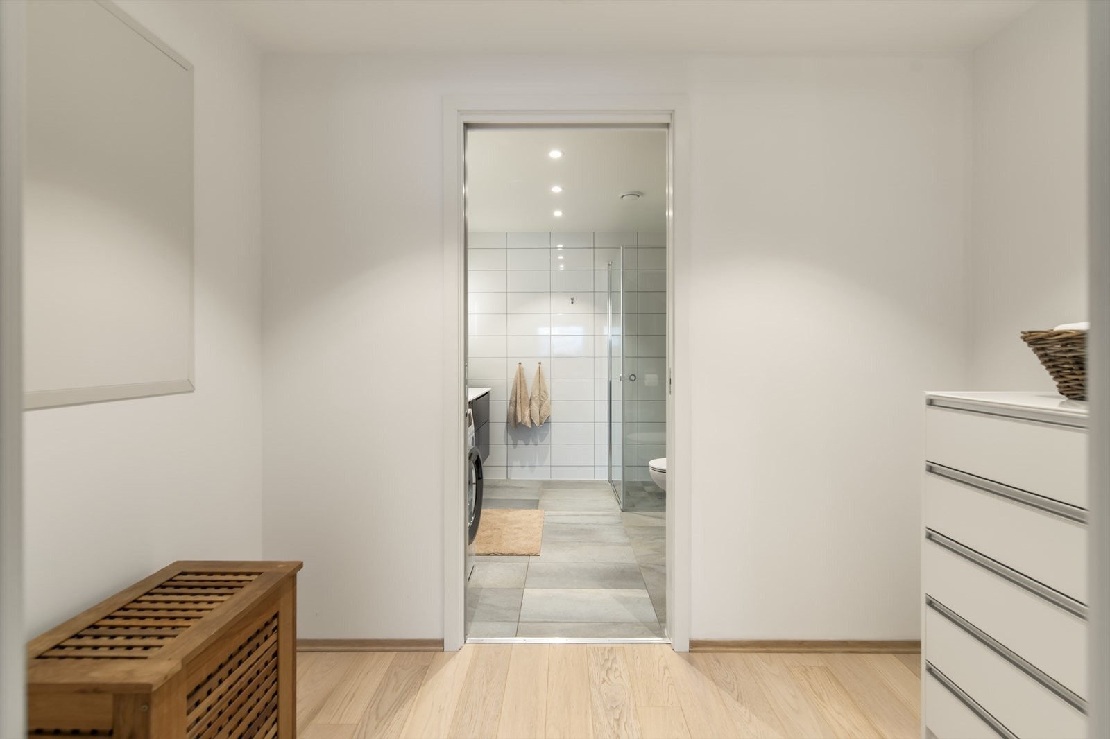 Romslig walk-in-closet. Galleribilde