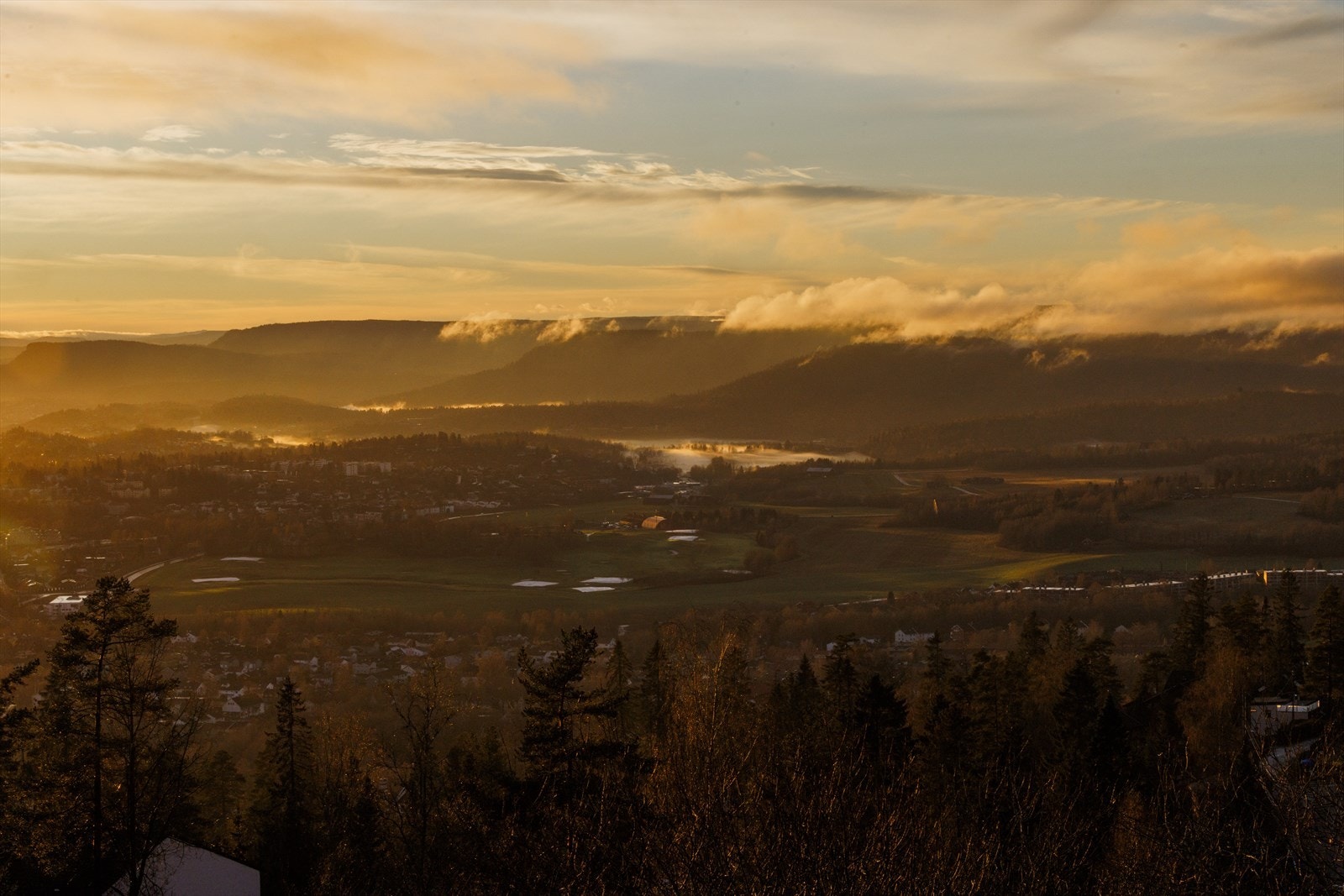 Utsikt mot Bærumsmarka. Galleribilde