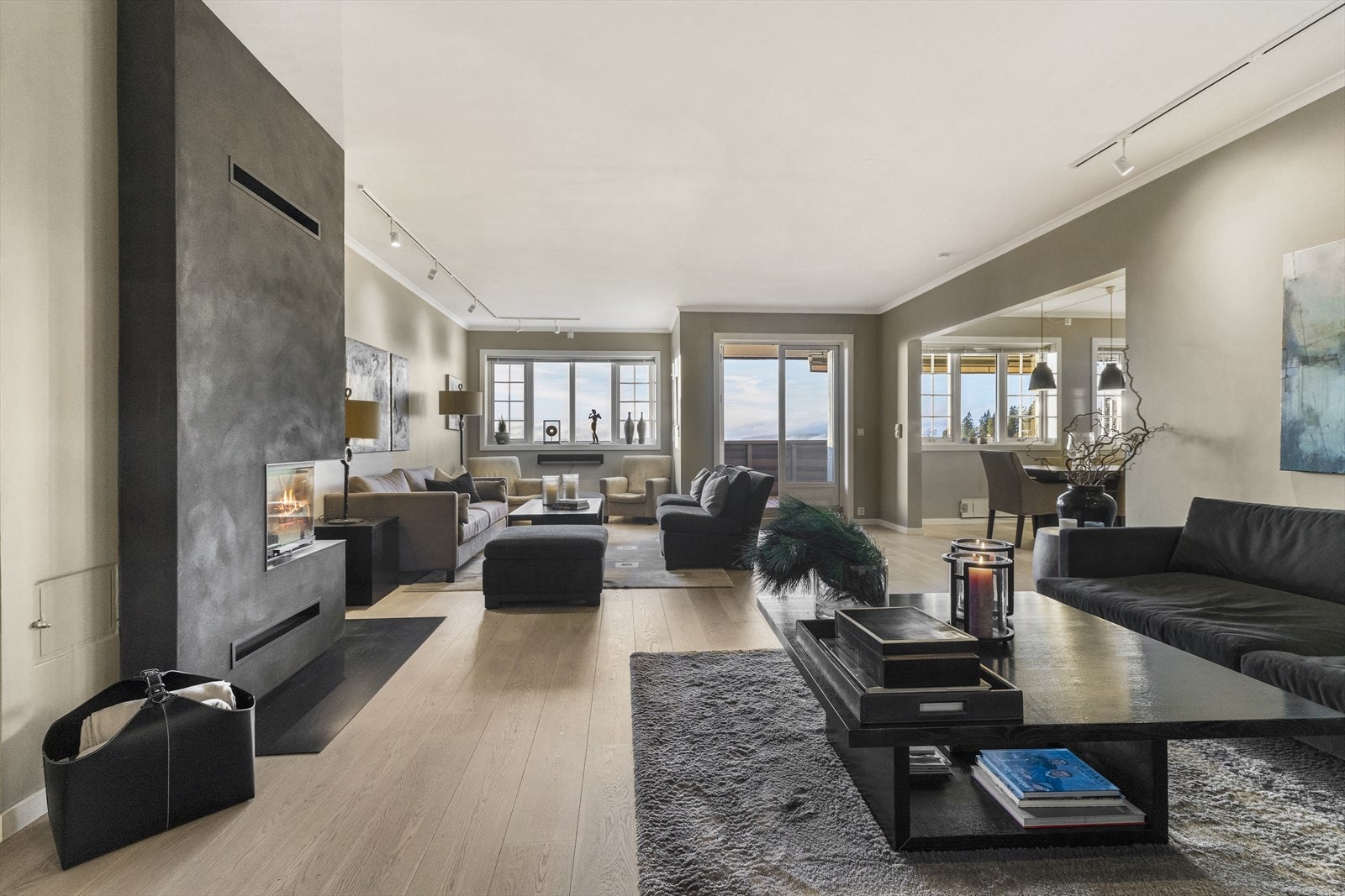 Svært delikat og gjennomført leilighet med stor og lys stue. Galleribilde