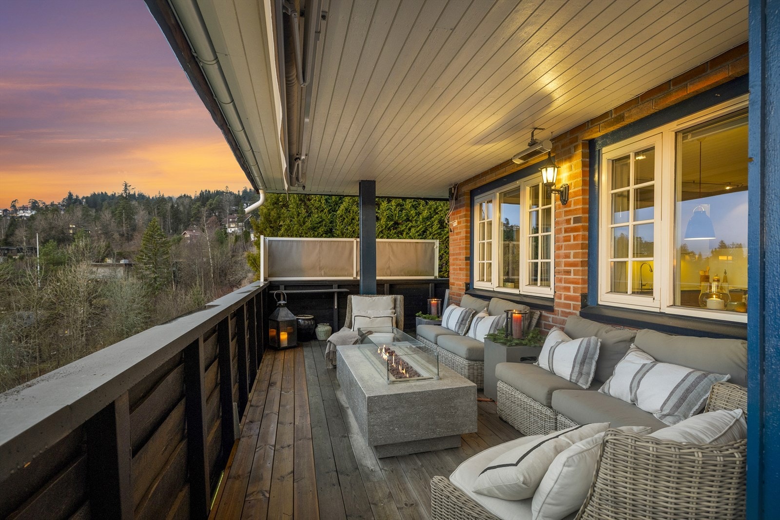 Kveldsstemning fra balkongen. Galleribilde