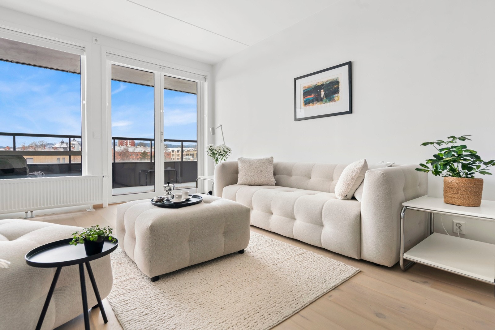 Her vil du oppleve en lys og luftig tilværelse og den unike følelsen av lys og luft som fyller rommene. Galleribilde