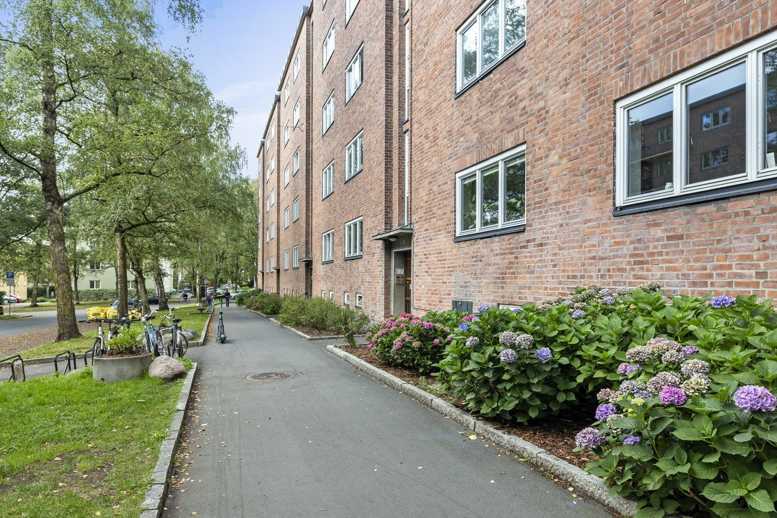 Sykkelbod i nr 13 og 23. Fire nye plasser skal etableres i nr 25. Galleribilde