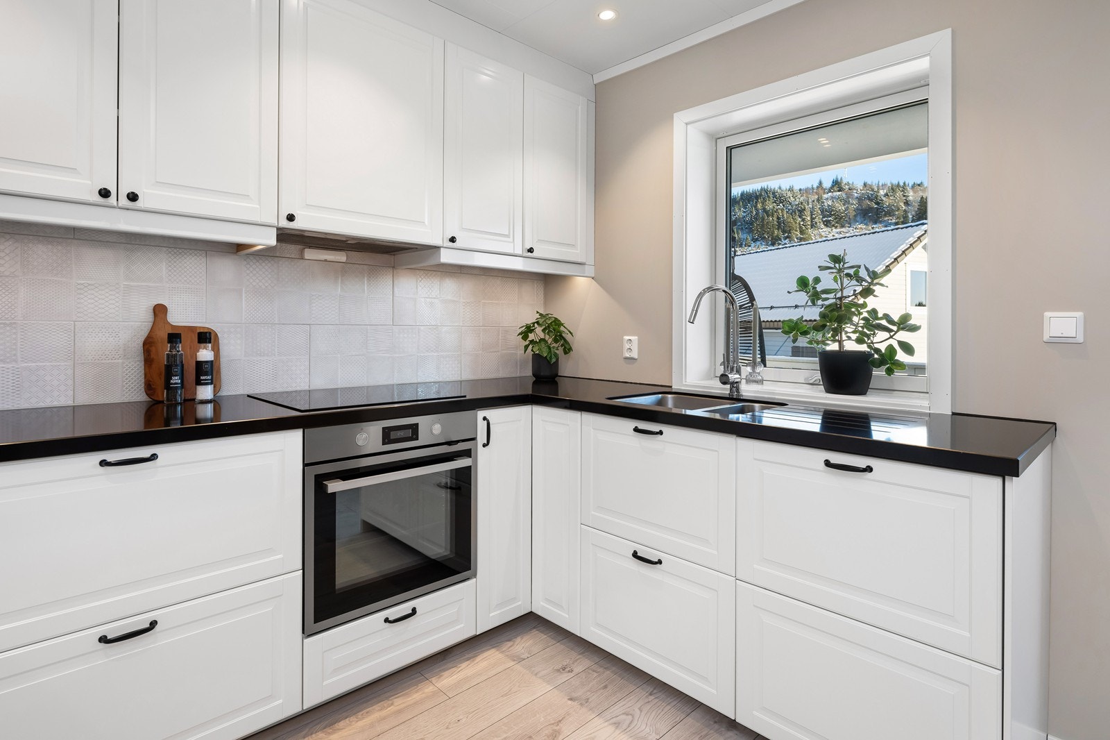 Alle hvitevarer er integrerte og medfølger handelen. Galleribilde