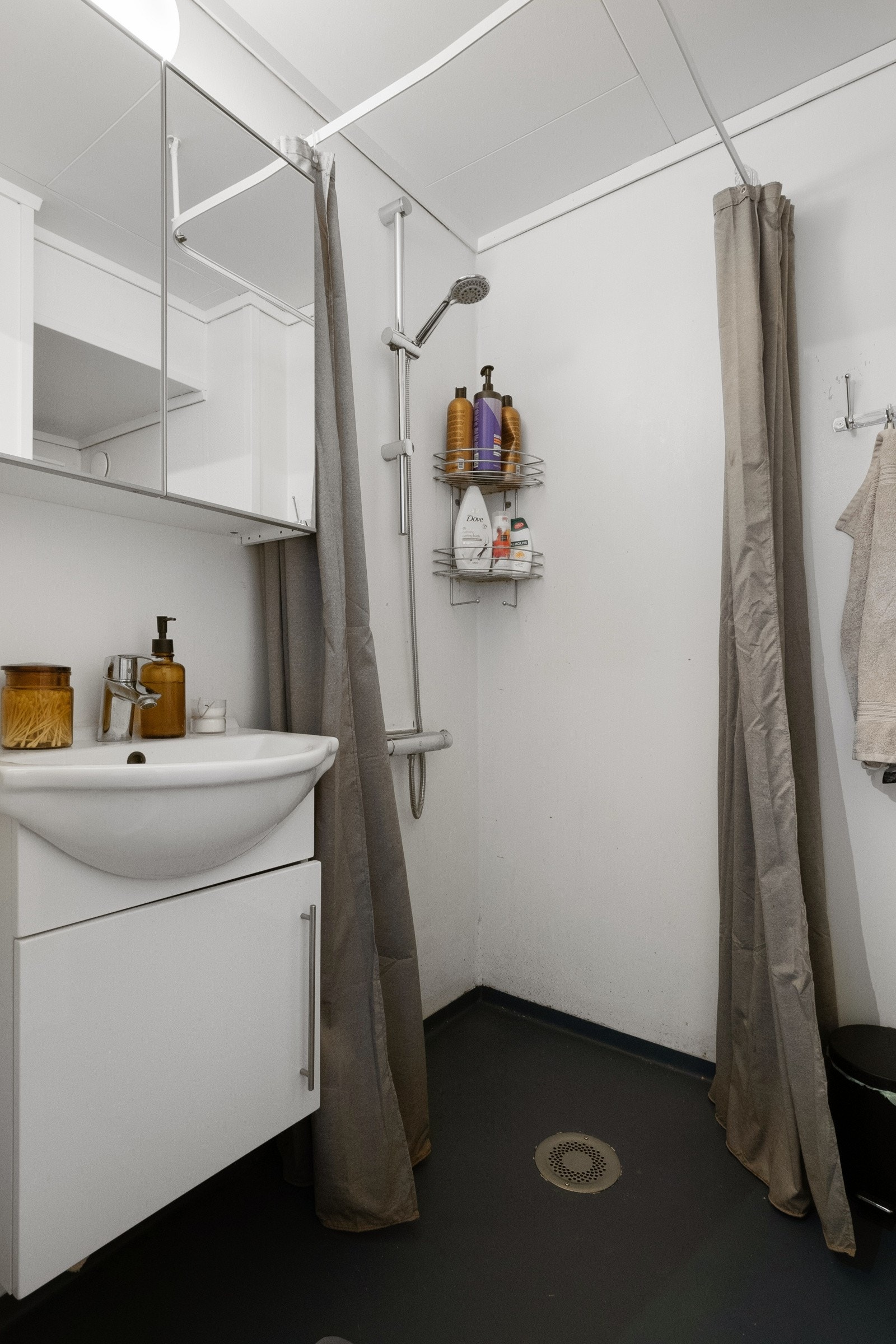 Funksjonelt & enkelt bad. Galleribilde