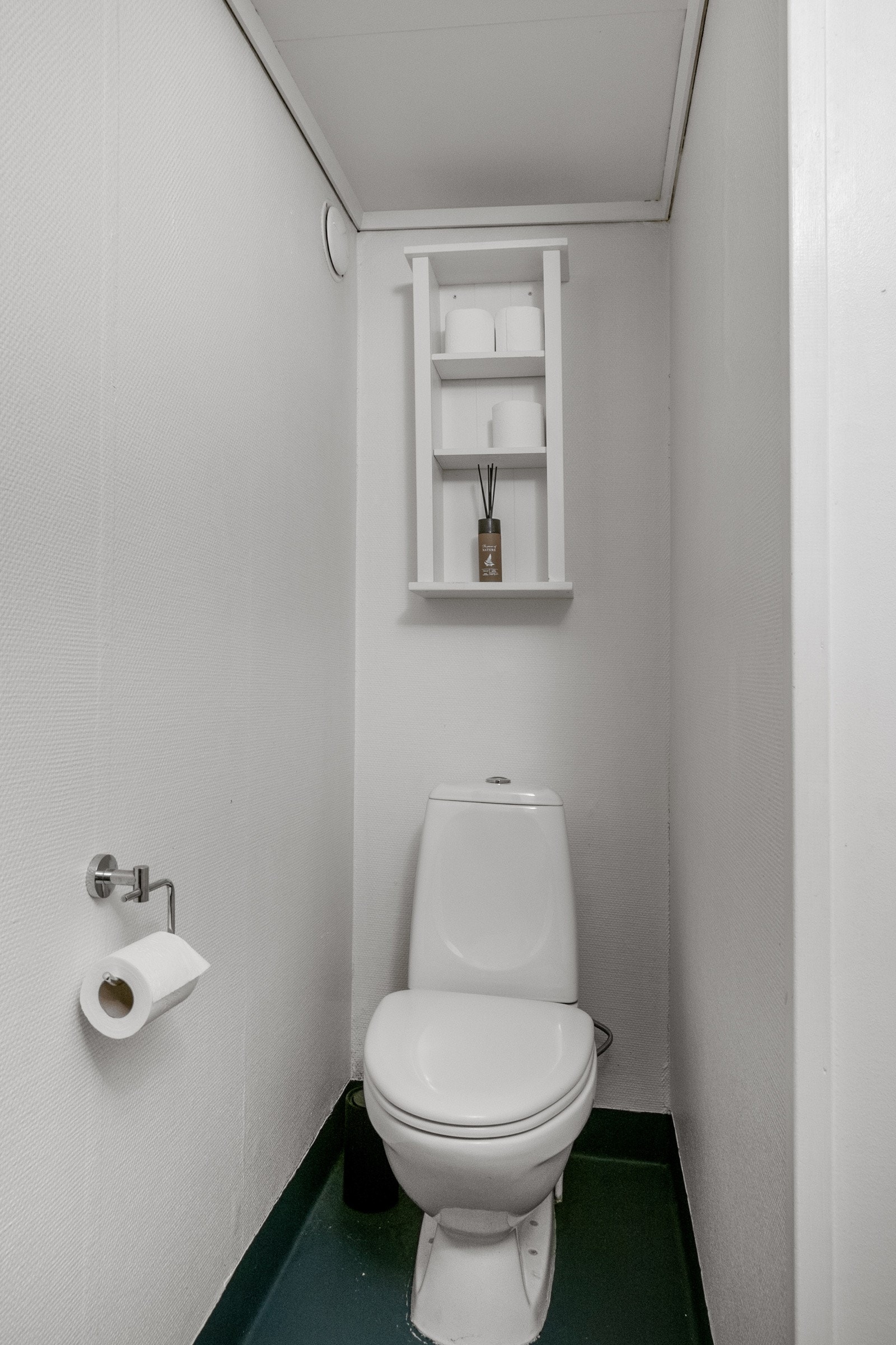 Toalett på bad. Galleribilde