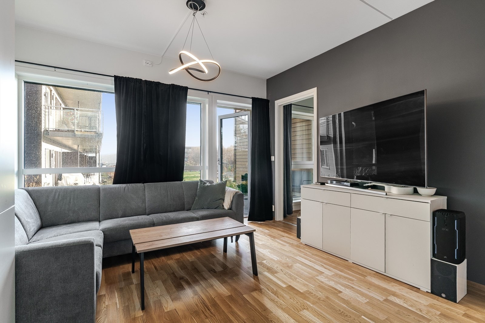 Aktiv Eiendomsmegling ved Ludvig Bøgseth har gleden av å presentere Hårstad Mindes veg 14! Foto: Vidar Alvik / Grattis foto Galleribilde