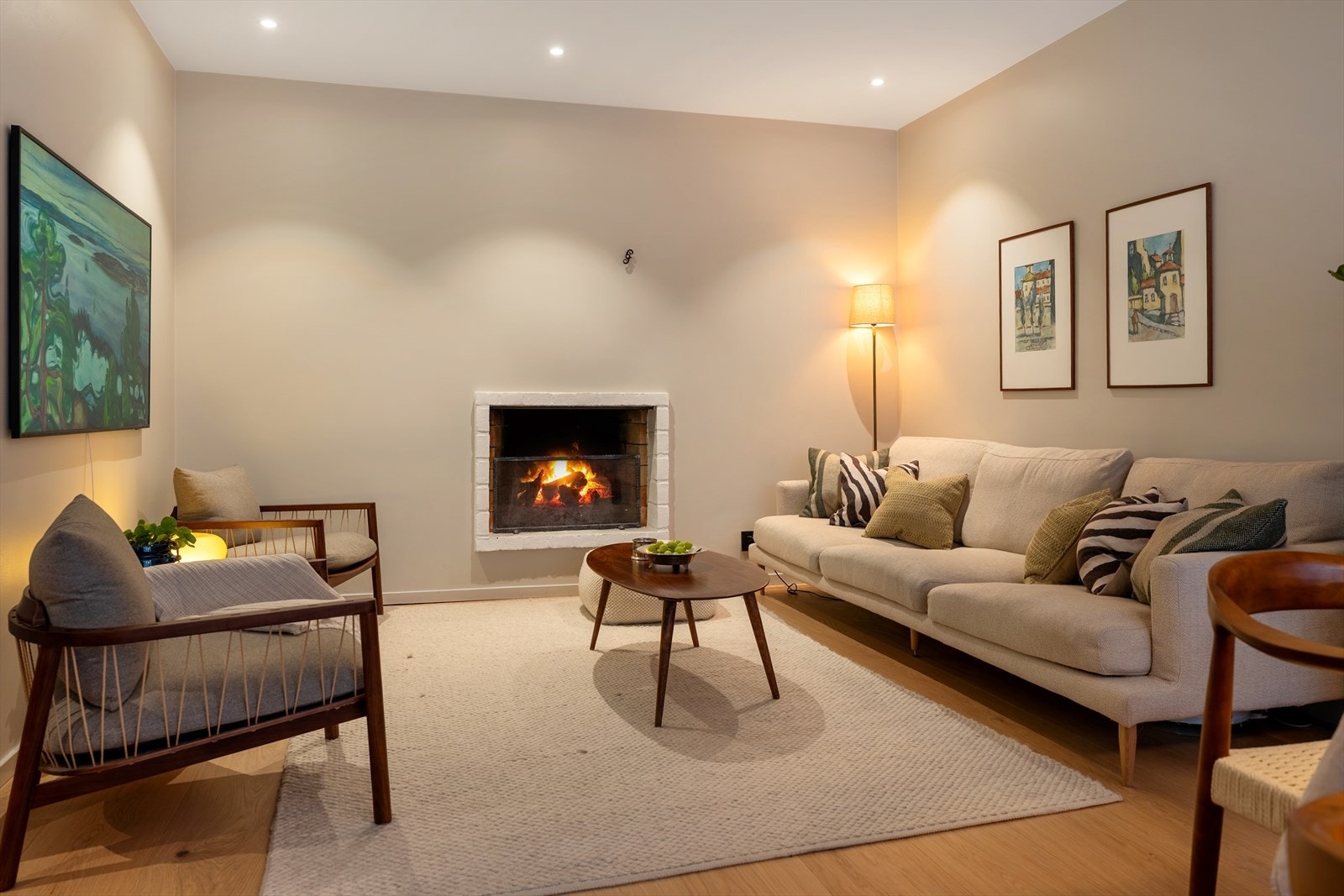 God plass til å innrede med sofagruppe, TV og annet ønsket møblement. Galleribilde