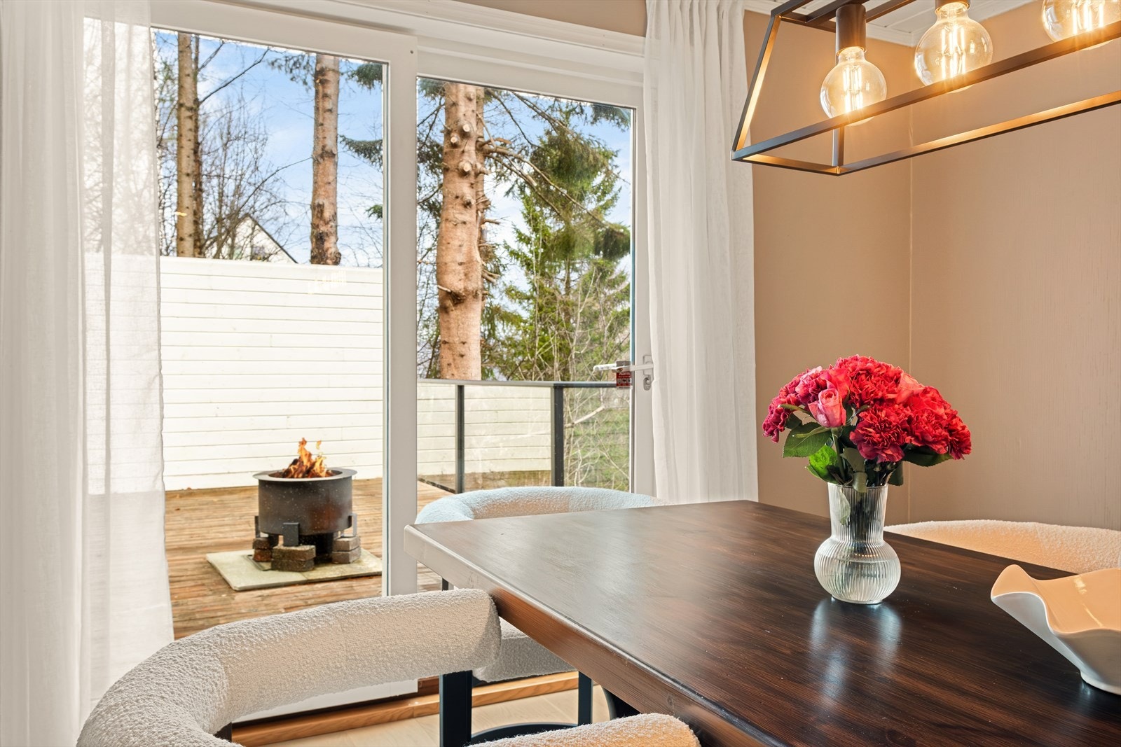 Herfra er det direkte utgang til terrassen. Galleribilde