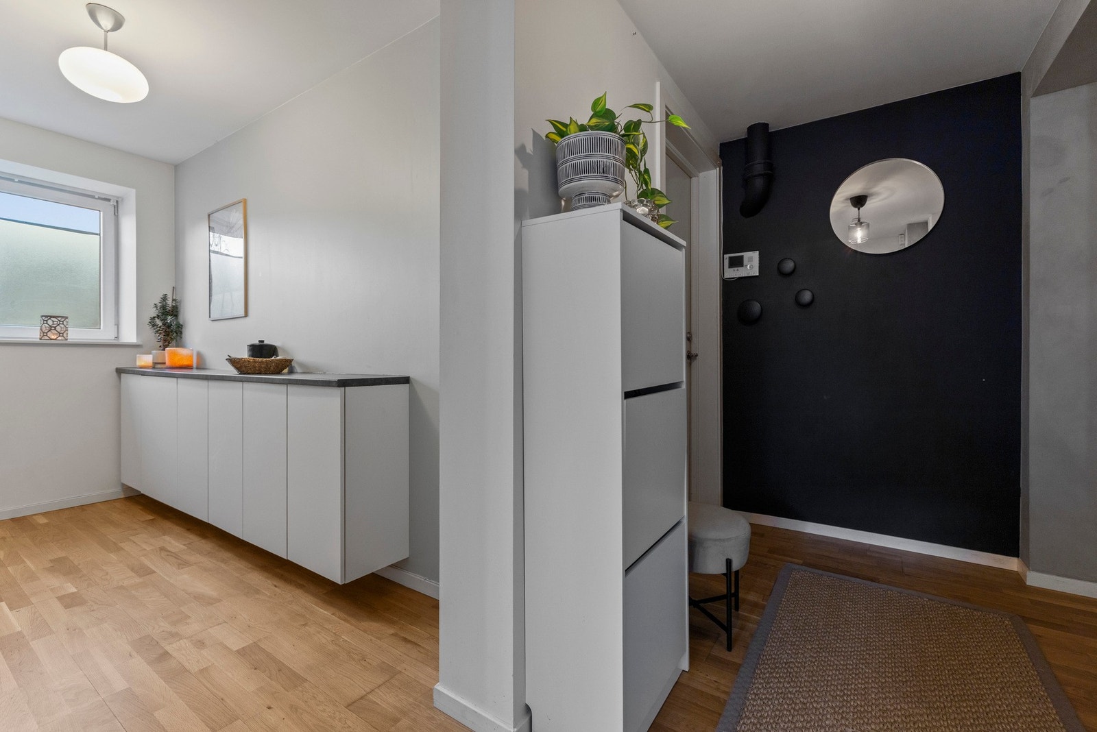 - Leiligheten har en gjennomgående planløsning - Galleribilde