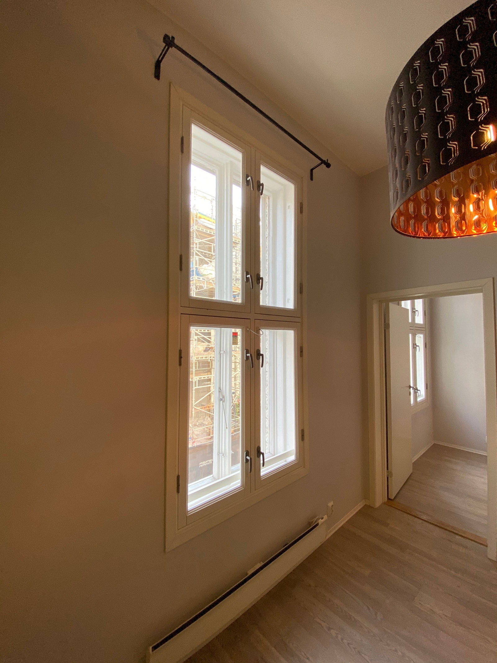 Store vinduer; godt isolert. Galleribilde