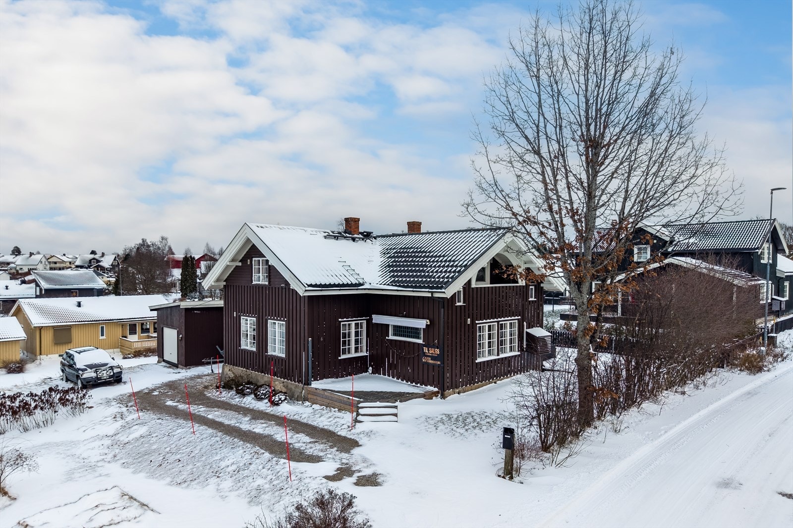 Fasade - inngangsparti og utearealer Galleribilde