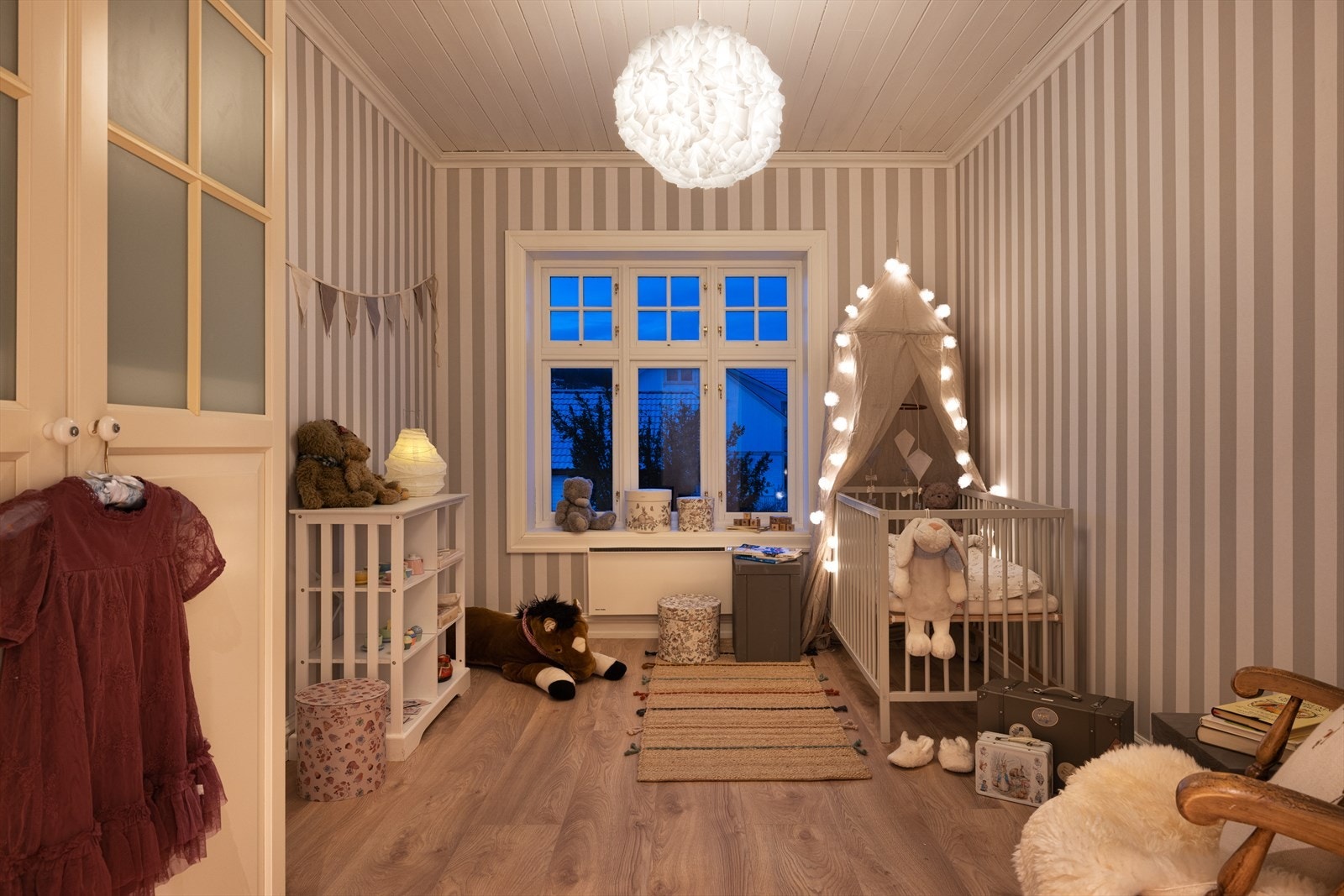 Soverommene kan enkelt tilpasses ulike behov - enten du ønsker kontor, gjesterom eller barnerom, gir planløsningen stor fleksibilitet. Galleribilde