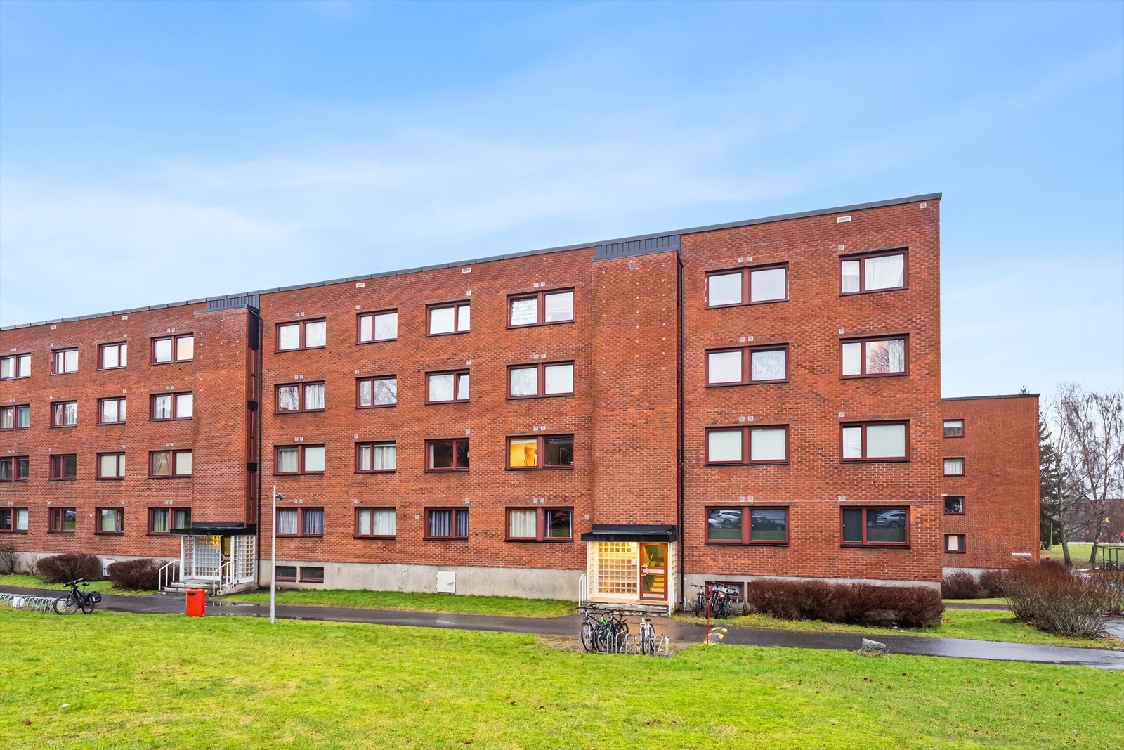 Medfølger kjellerbod og biloppstillingsplass. Galleribilde