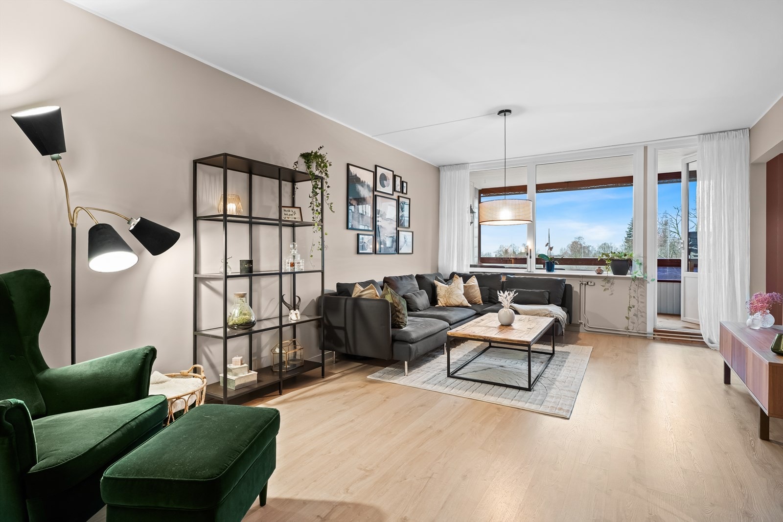 DNB Eiendom v/Celine B. Bråthen har gleden av å presentere Stjernemyrveien 6. Velkommen til visning! Galleribilde