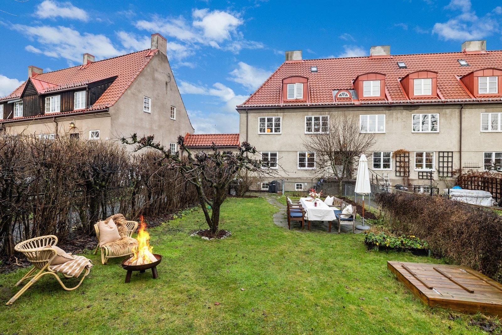 En lys og innbydende leilighet med fantastisk beliggenhet i grønne, frodige omgivelser i et barnevennlig boligområde i Ullevål Hageby. Galleribilde
