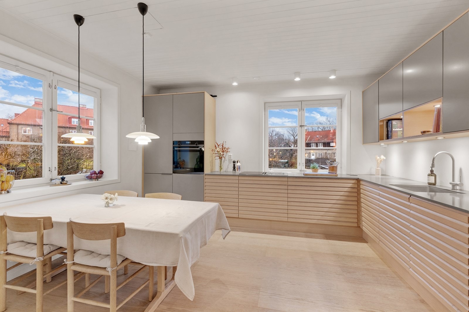 Pent og moderne Designa kjøkkeninnredning fra 2021. Galleribilde