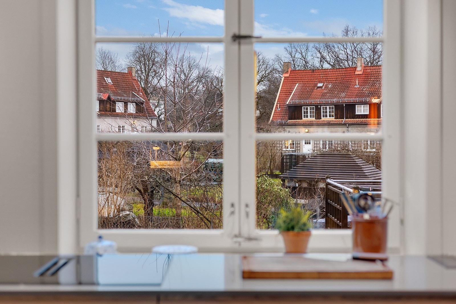 Detaljer | Utsikt fra kjøkken. Galleribilde