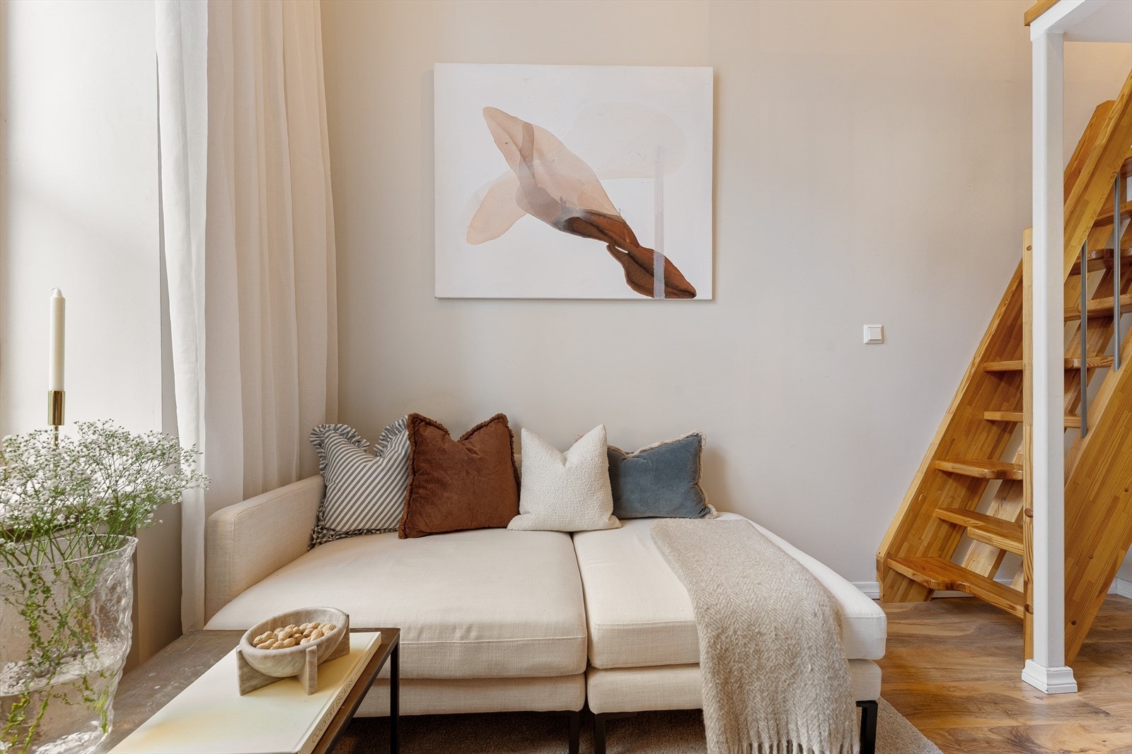 Leiligheten fremstår tidsriktig og moderne, her kan du flytte rett inn! Galleribilde